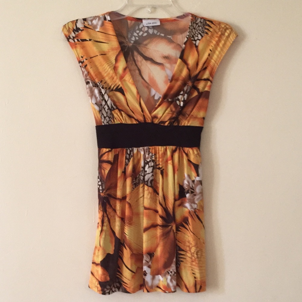 🐬 CLEARANCE ITEM: Viva You Floral Tunic Blouse with Tie-Back Bow